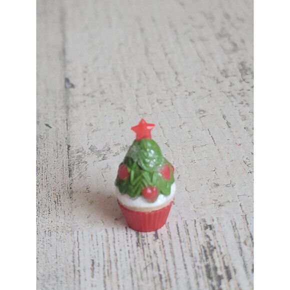 Hallmark Tasty Tannenbaum mini ornament Xmas cupcake - Picture 4 of 7